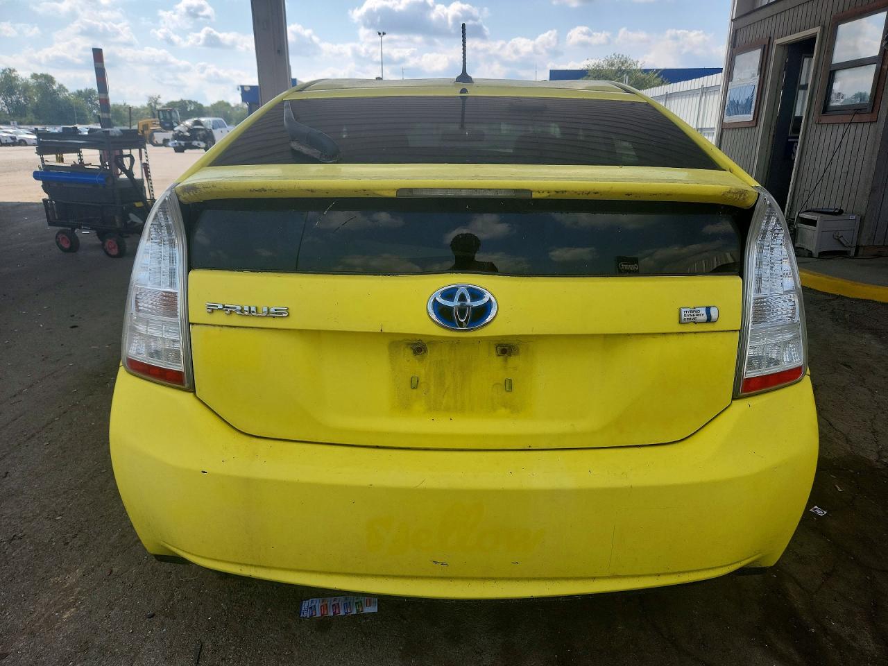 2010 Toyota Prius Ii Yellow vin: JTDKN3DU6A1304289