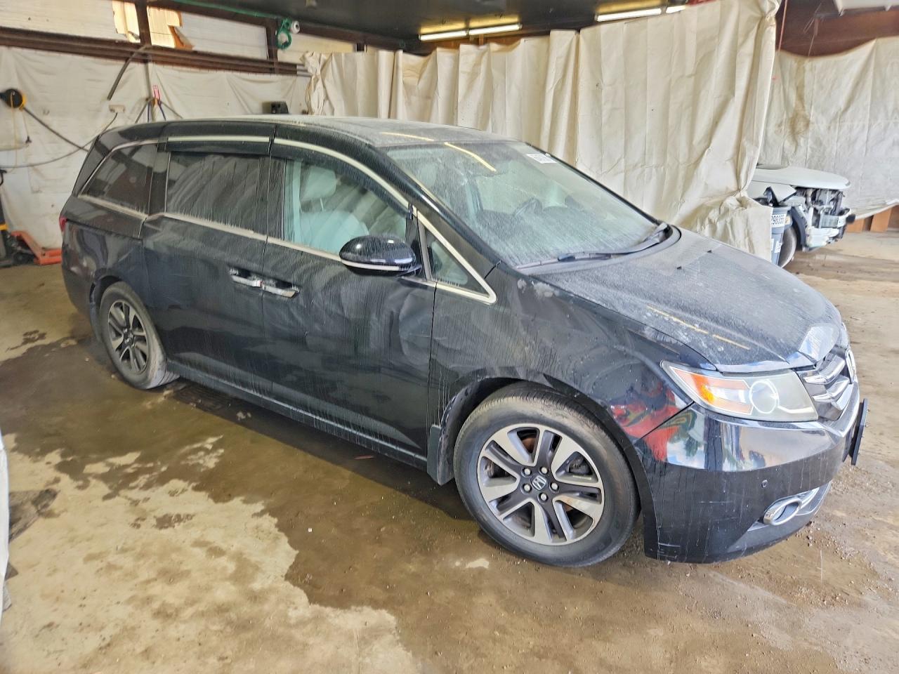 2015 Honda Odyssey Touring Black vin: 5FNRL5H96FB032492