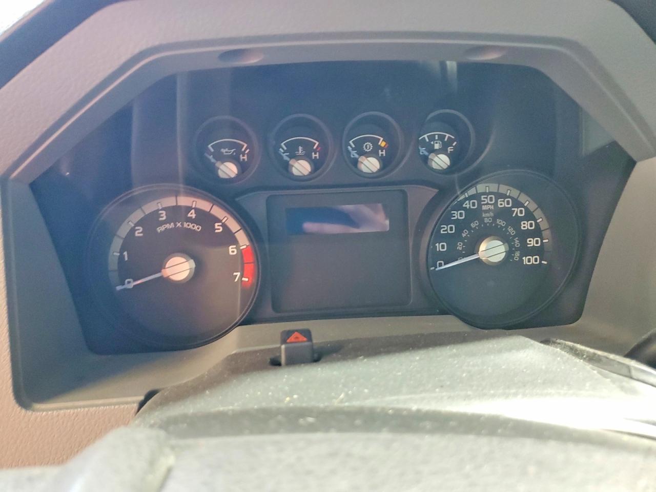 2015 Ford F250 Super Duty White vin: 1FTBF2A66FEA80082