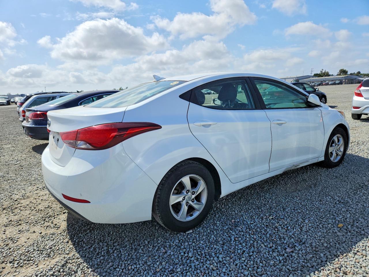 2015 Hyundai Elantra Se Белый vin: 5NPDH4AE5FH573404