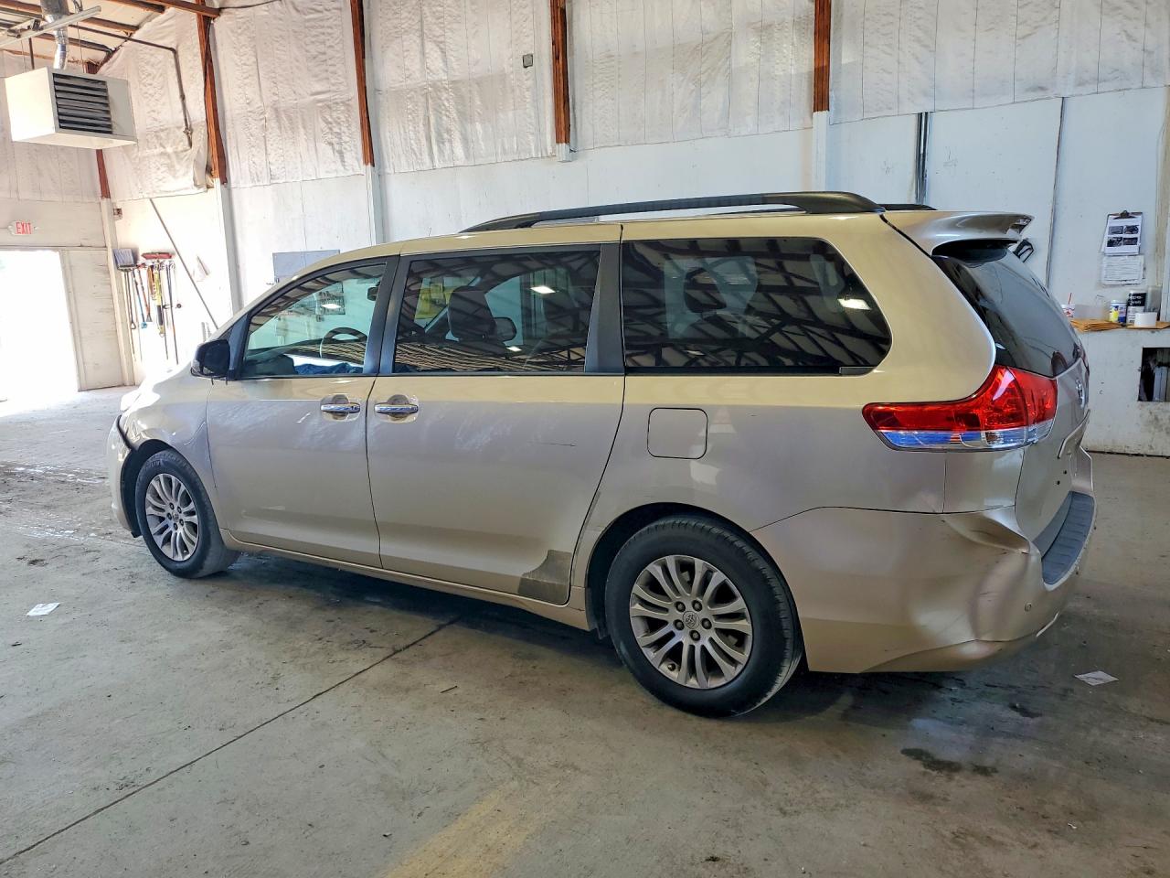 2013 Toyota Sienna Xle 8-passenger Gold vin: 5TDYK3DC6DS404703