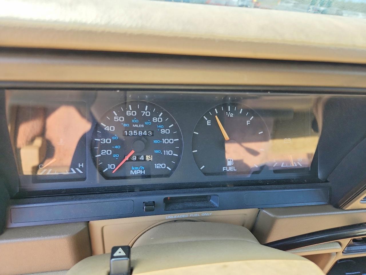 1992 Dodge Spirit Tan vin: 1B3XA4635NF204996