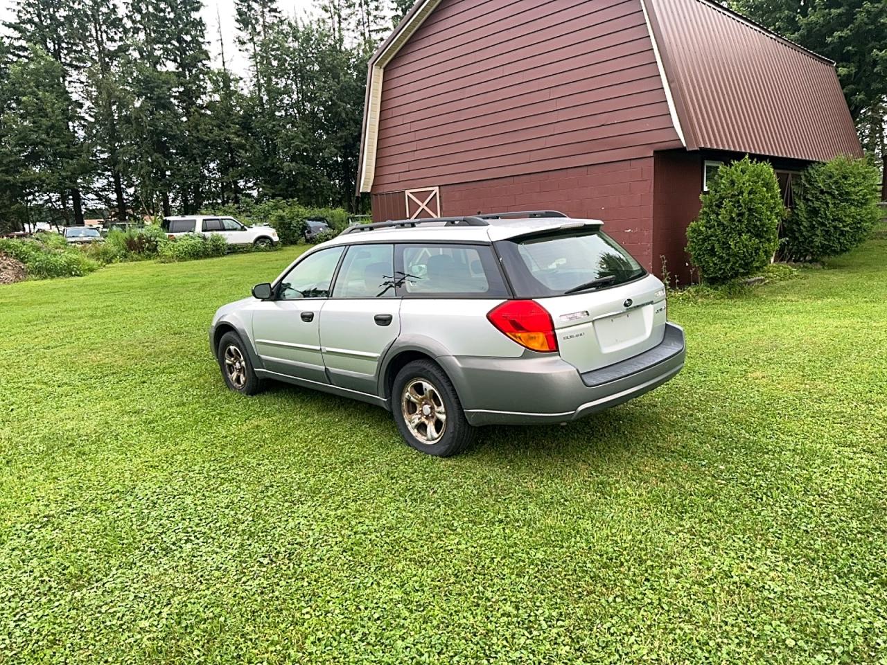 2007 Subaru Outback Outback 2.5i Silver vin: 4S4BP61C377325190