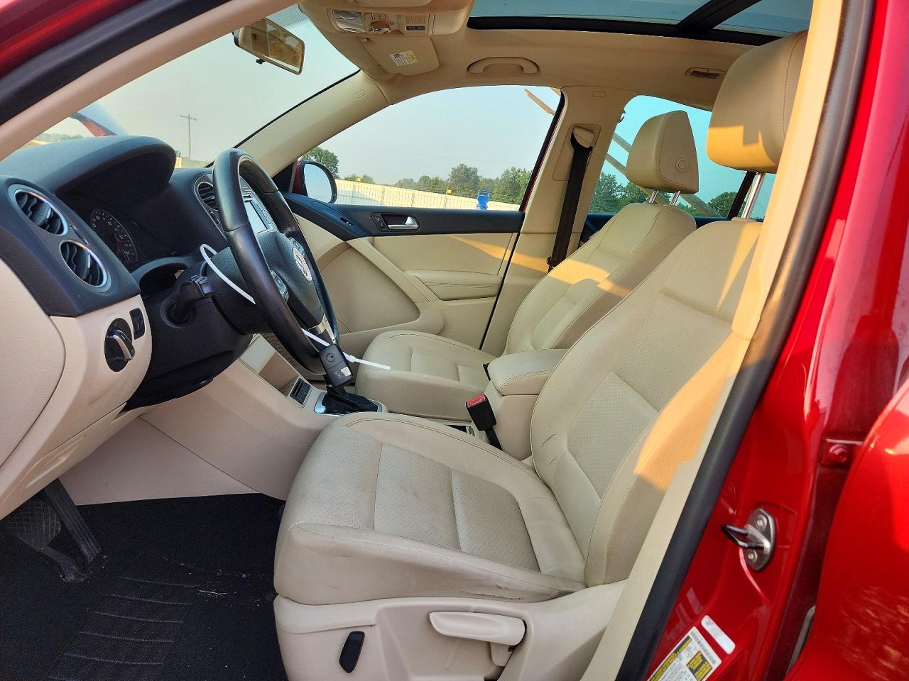 2011 Volkswagen Tiguan S Red vin: WVGBV7AX2BW001063