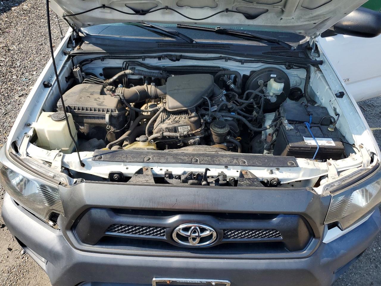2015 Toyota Tacoma Base Белый vin: 5TFTX4CN0FX052283