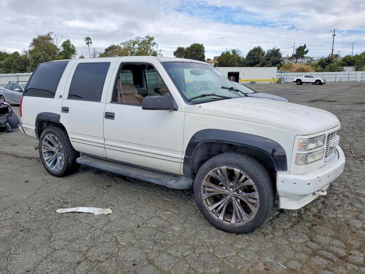 1997 Gmc Yukon White vin: 1GKEK13RXVJ715096