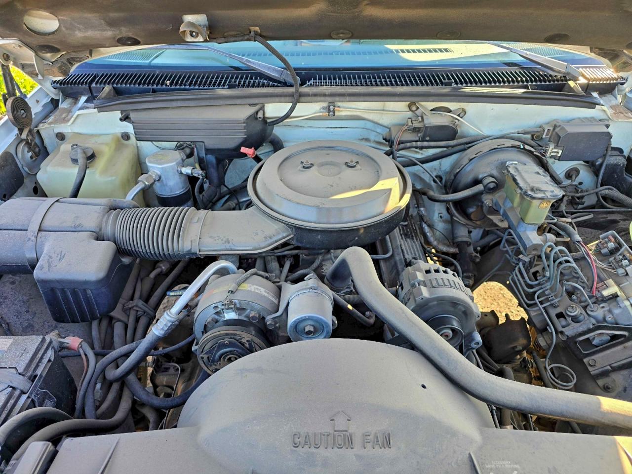1993 Chevrolet Suburban K1500 Двухцветный vin: 1GBFK16K7PJ358367
