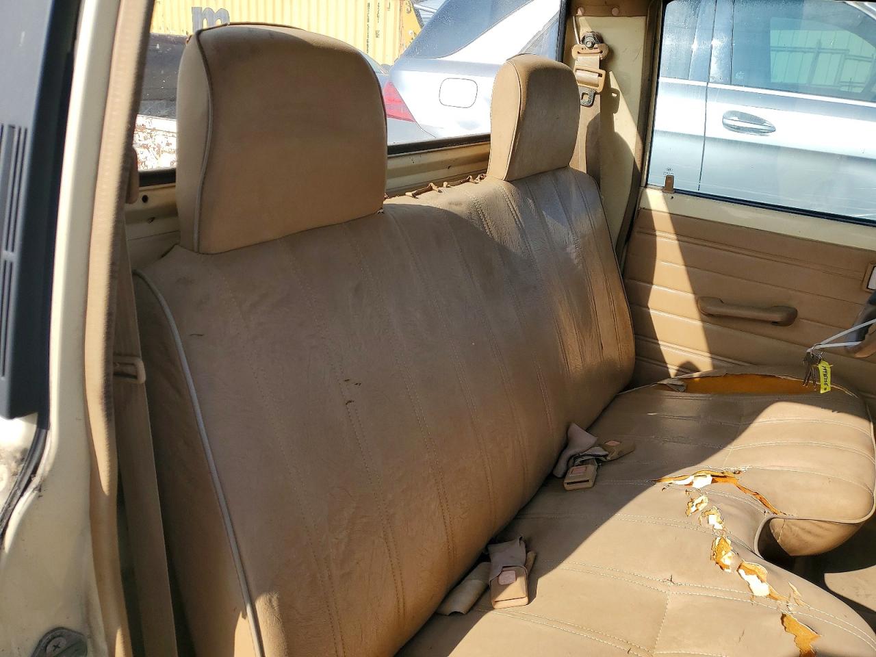 1987 Toyota Pickup 1/2 Ton Rn50 Beige vin: JT4RN50R6H0243540
