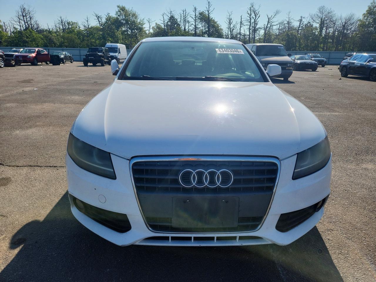 2010 Audi A4 Premium White vin: WAUAFAFL2AN027020