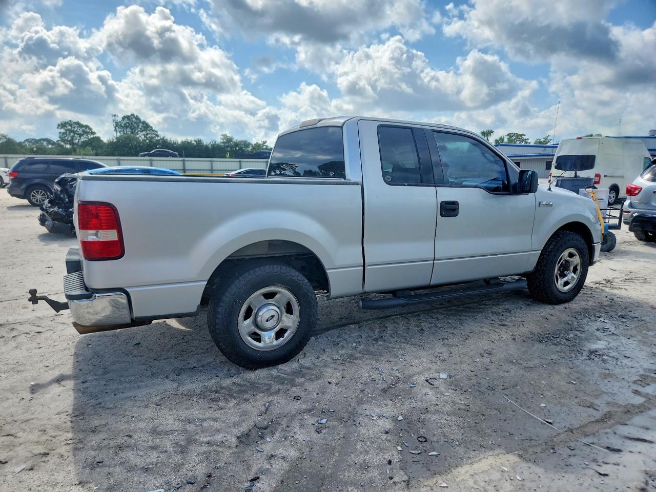 2004 Ford F150 Silver vin: 1FTRX12514FA26885
