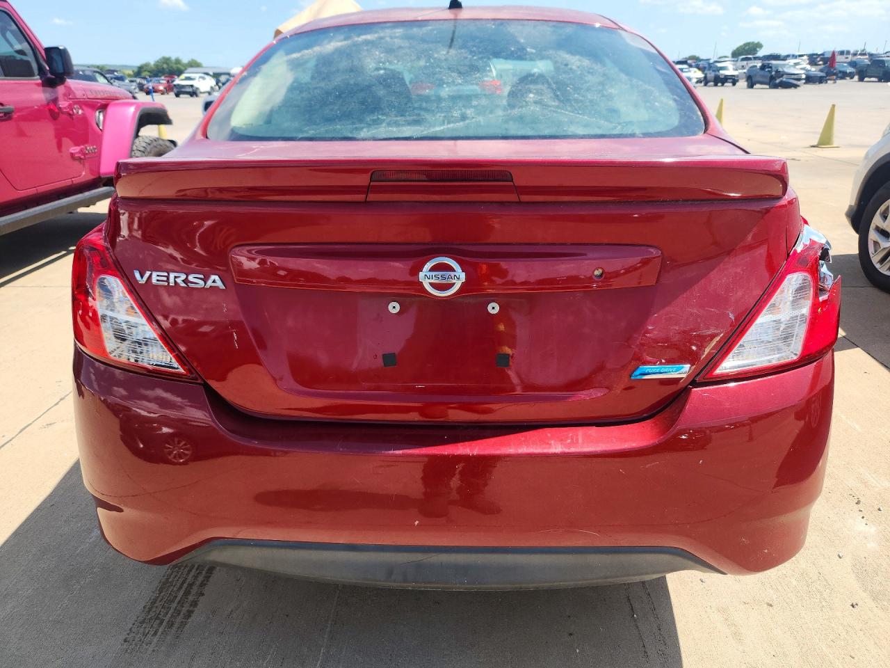 2015 Nissan Versa 1.6 S Plus Красный vin: 3N1CN7AP3FL950418