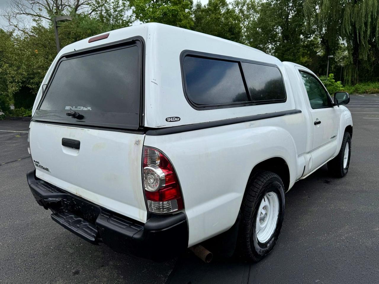2009 Toyota Tacoma Base White vin: 5TENX22N09Z593104