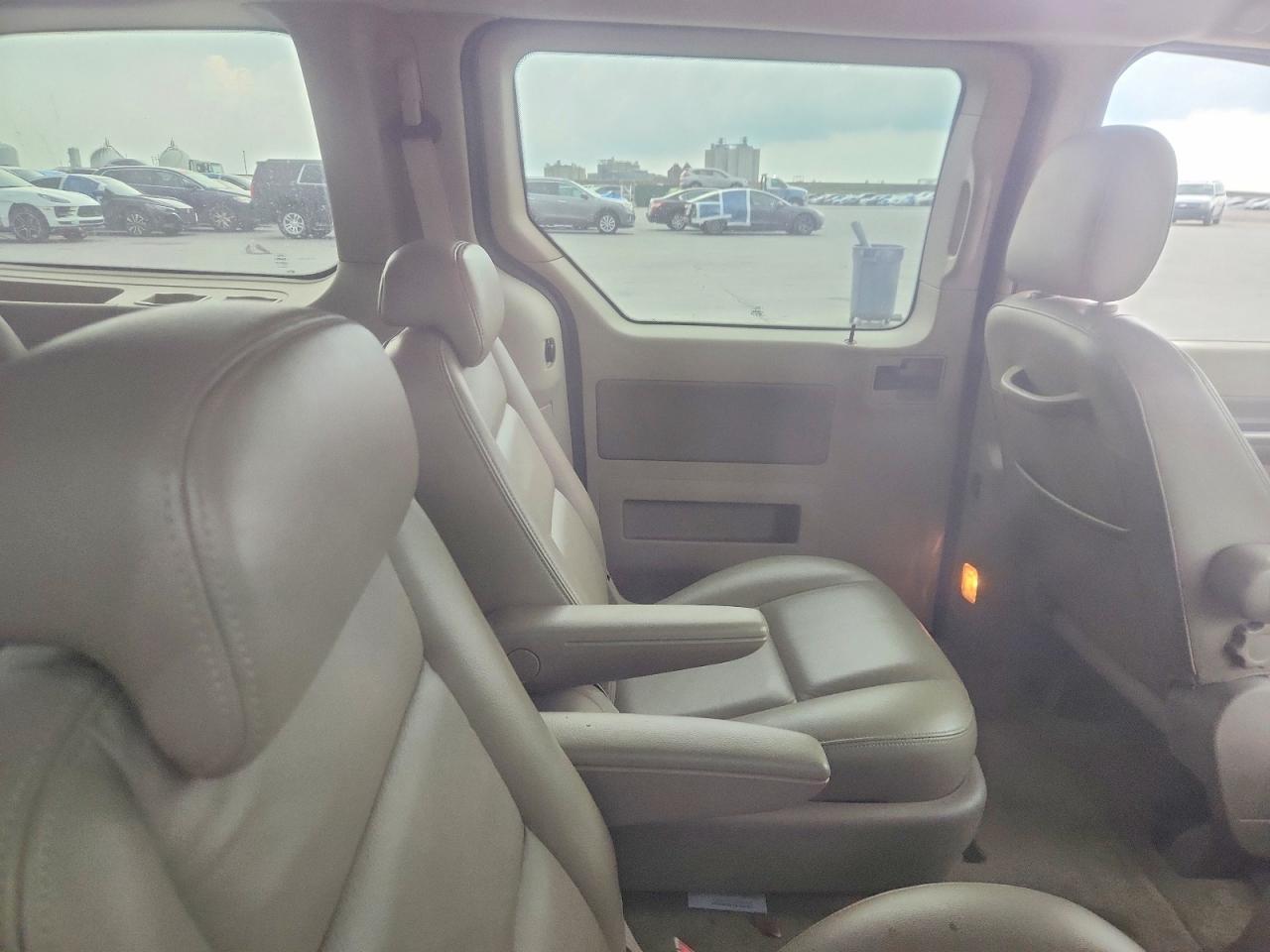 2004 Ford Freestar Sel Золотой vin: 2FMDA52254BA25230