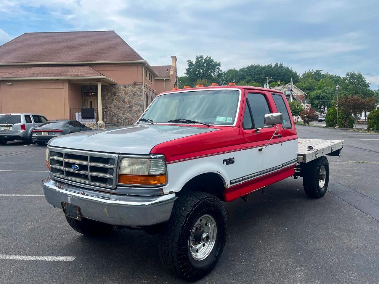 1997 Ford F250 Two Tone vin: 1FTHX26H8VEC43508