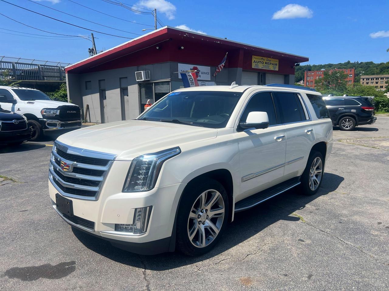 2015 Cadillac Escalade Premium White vin: 1GYS4NKJ2FR678120