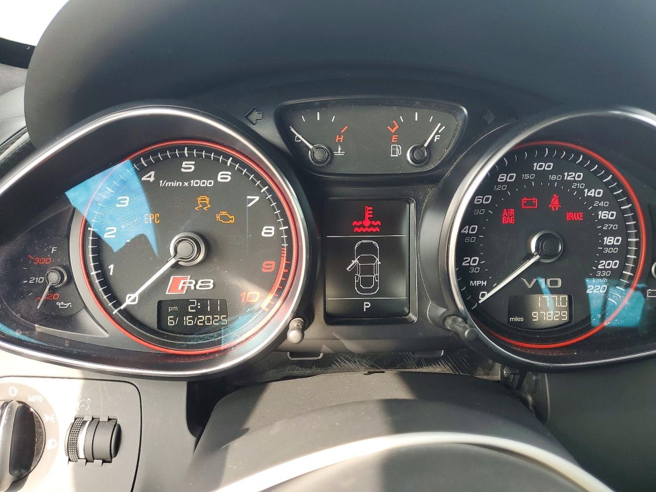 2015 Audi R8 5.2 Plus Quattro White vin: WUAKNAFG7F7001816