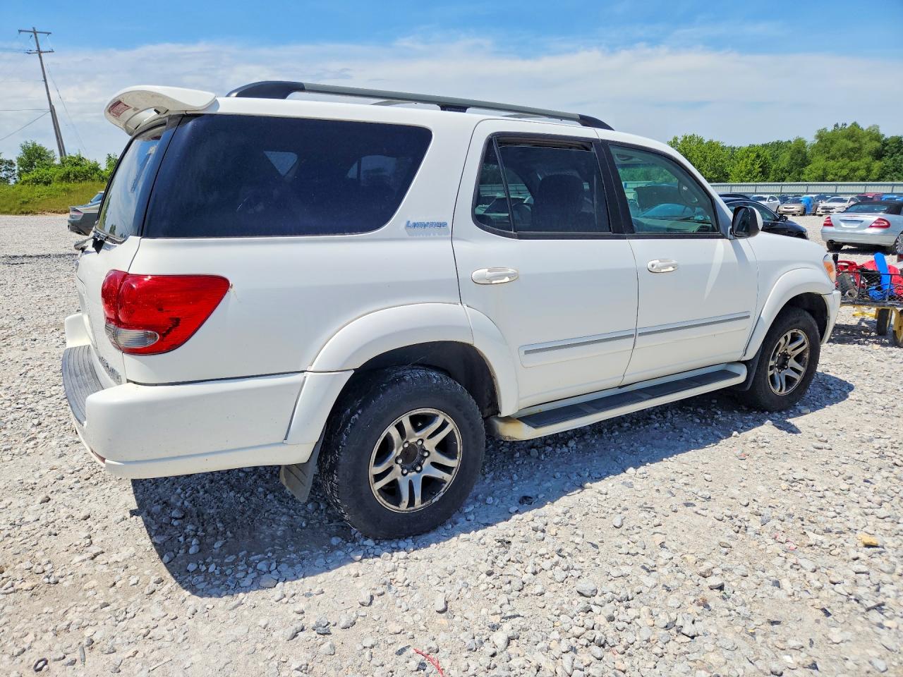 2005 Toyota Sequoia Limited White vin: 5TDBT48A45S252164