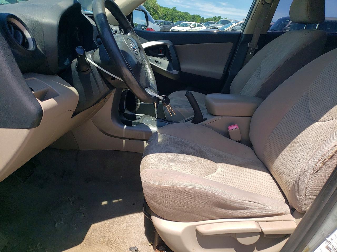 2007 Toyota Rav4 Base Silver vin: JTMBD33V975076819