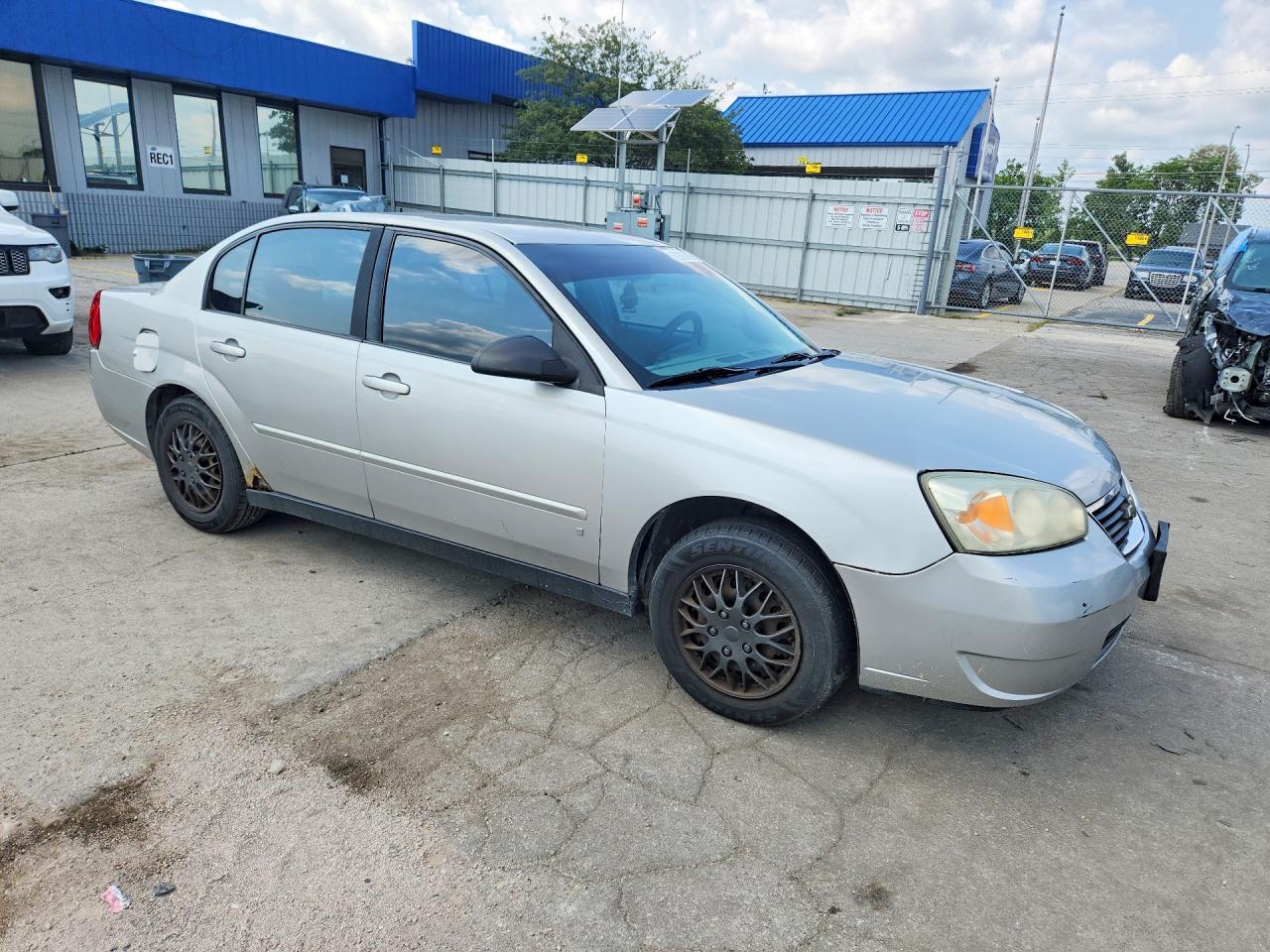2007 Chevrolet Malibu Ls Silver vin: 1G1ZS57F97F262222
