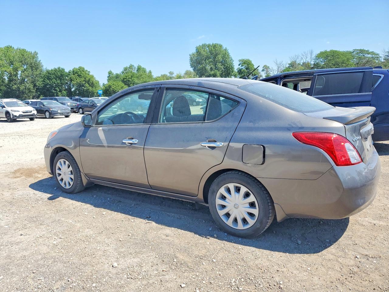 2013 Nissan Versa 1.6 S Gray vin: 3N1CN7AP8DL890102