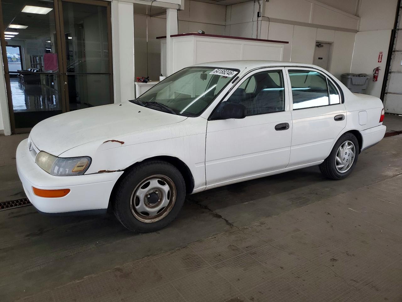 1996 Toyota Corolla Base White vin: 2T1BA02E5TC112172