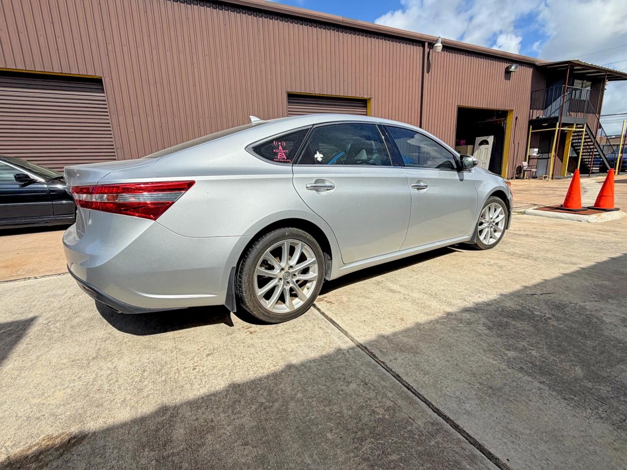 2014 Toyota Avalon Base Silver vin: 4T1BK1EBXEU123533