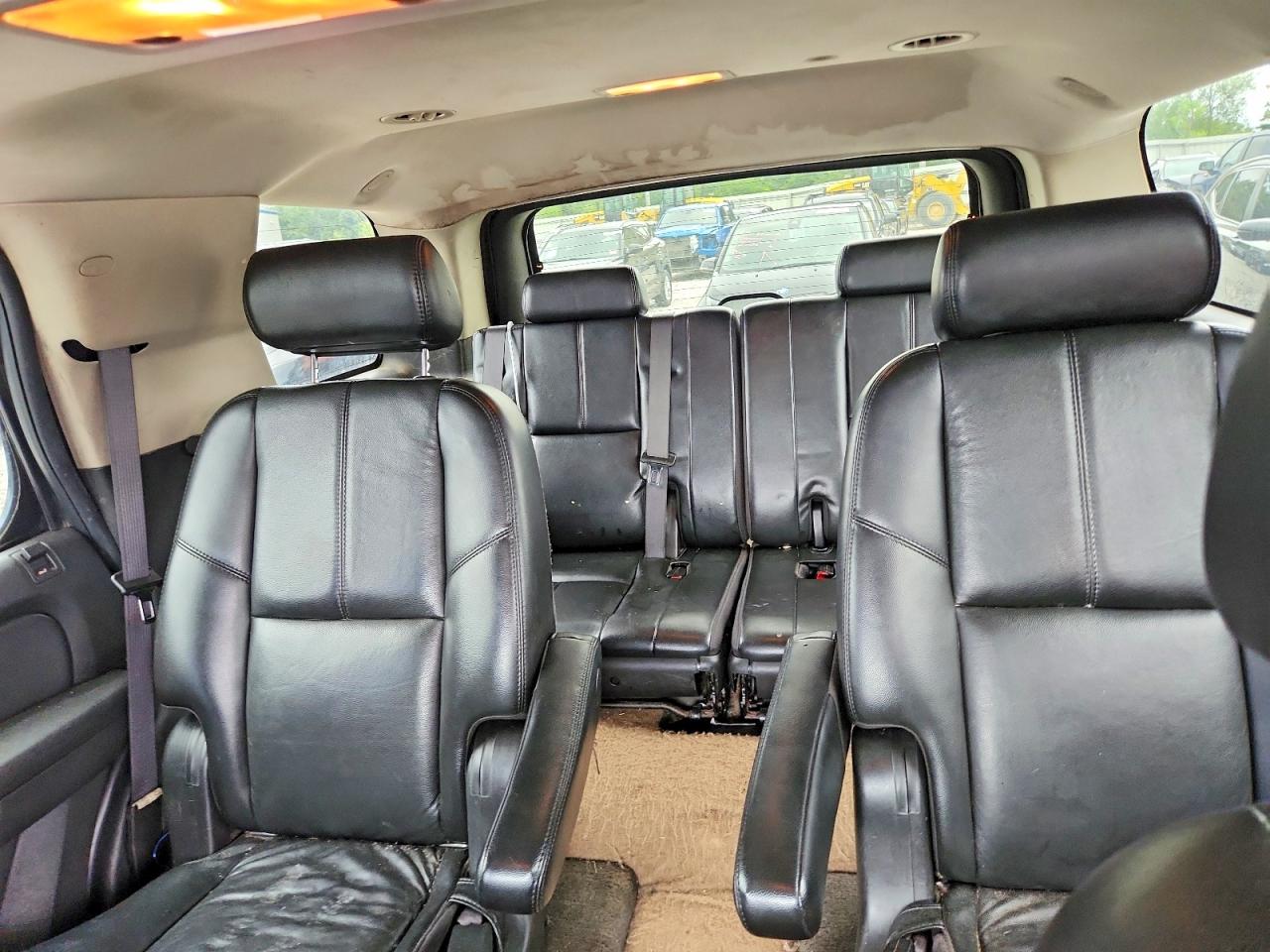 2007 Chevrolet Tahoe K1500 Silver vin: 1GNFK13047R210846