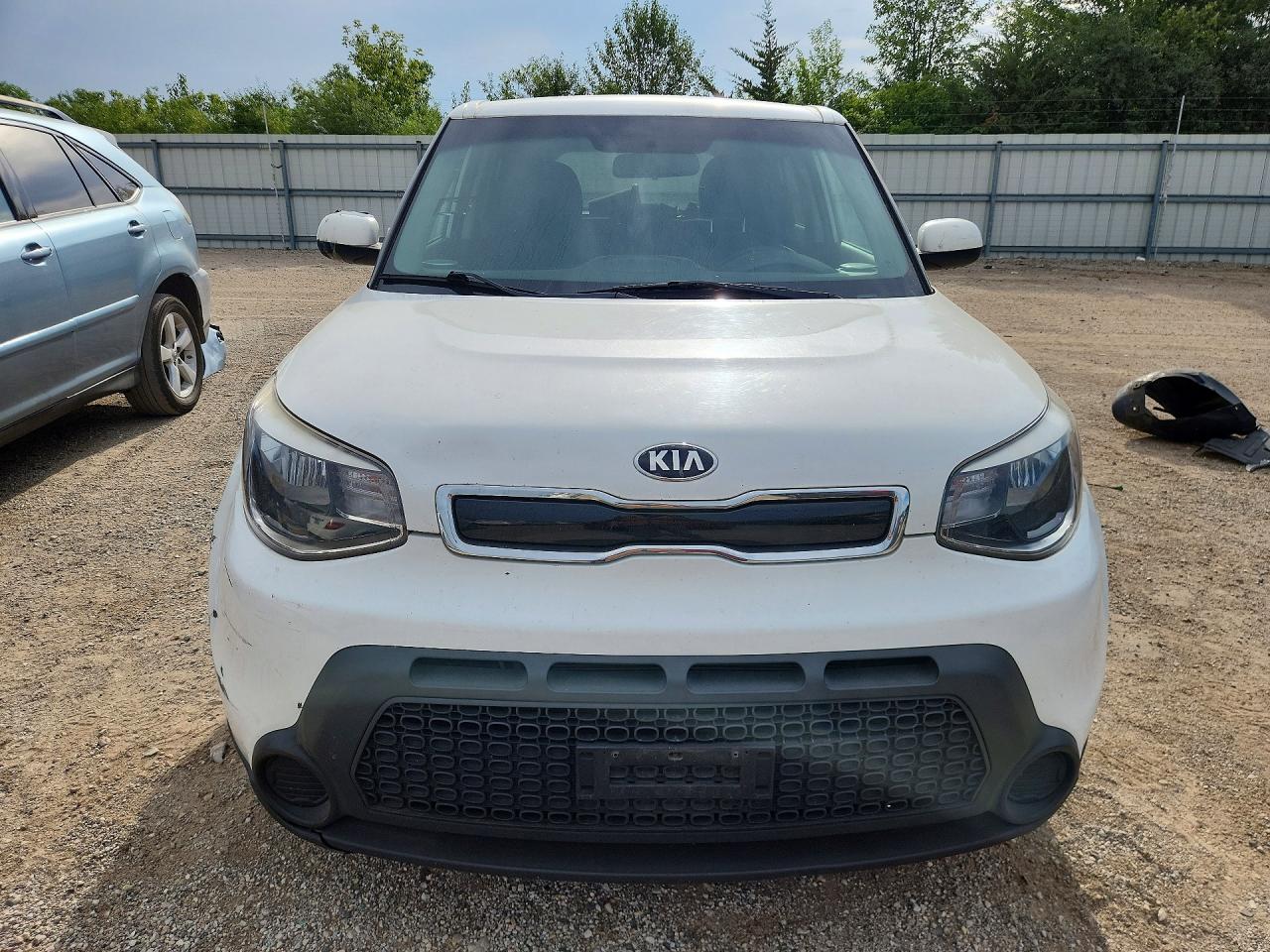 2015 Kia Soul + White vin: KNDJP3A52F7788324