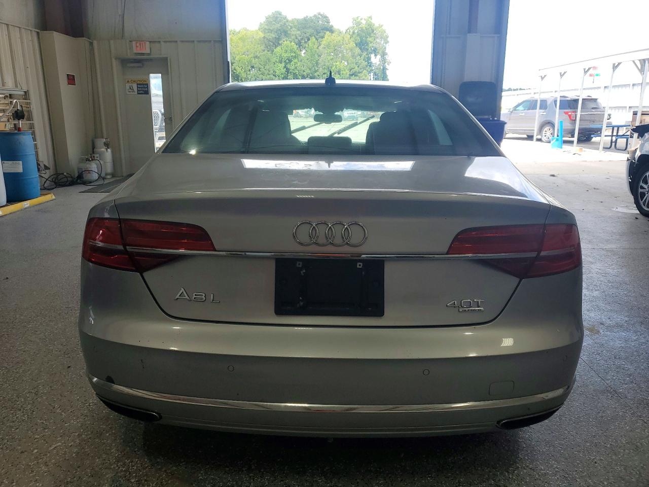 2015 Audi A8 L Quattro Silver vin: WAU32AFD0FN029353