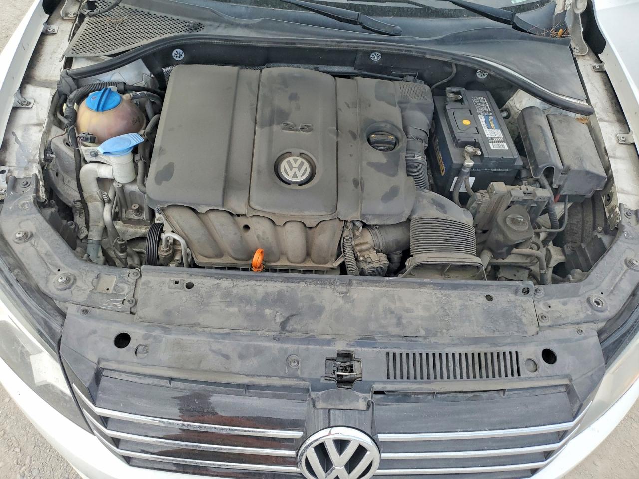 2012 Volkswagen Passat Sel White vin: 1VWCP7A32CC060677