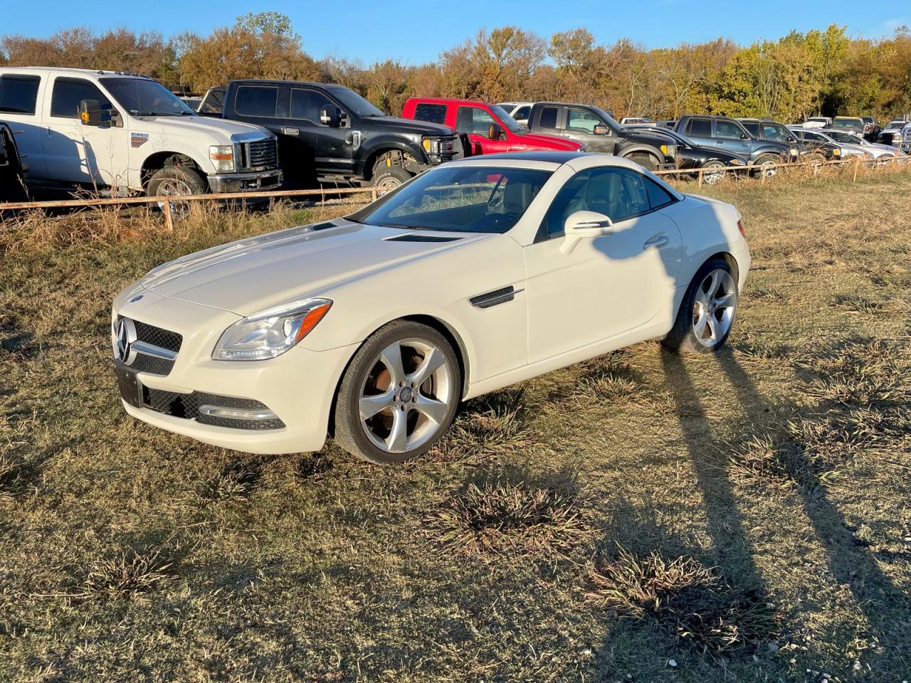 2012 Mercedes-benz Slk 350 White vin: WDDPK5HA1CF038430