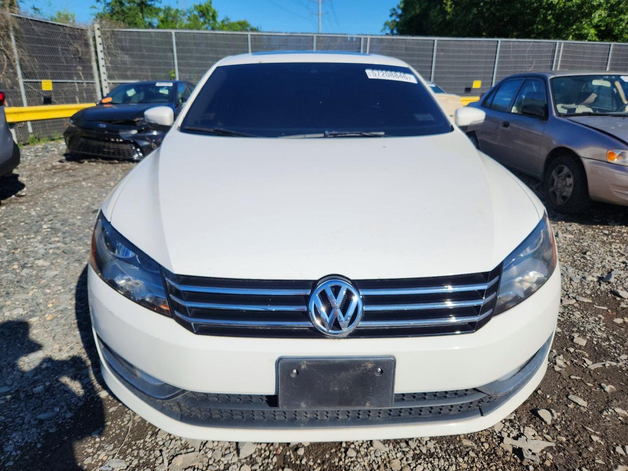 2015 Volkswagen Passat Se Белый vin: 1VWBT7A30FC005124
