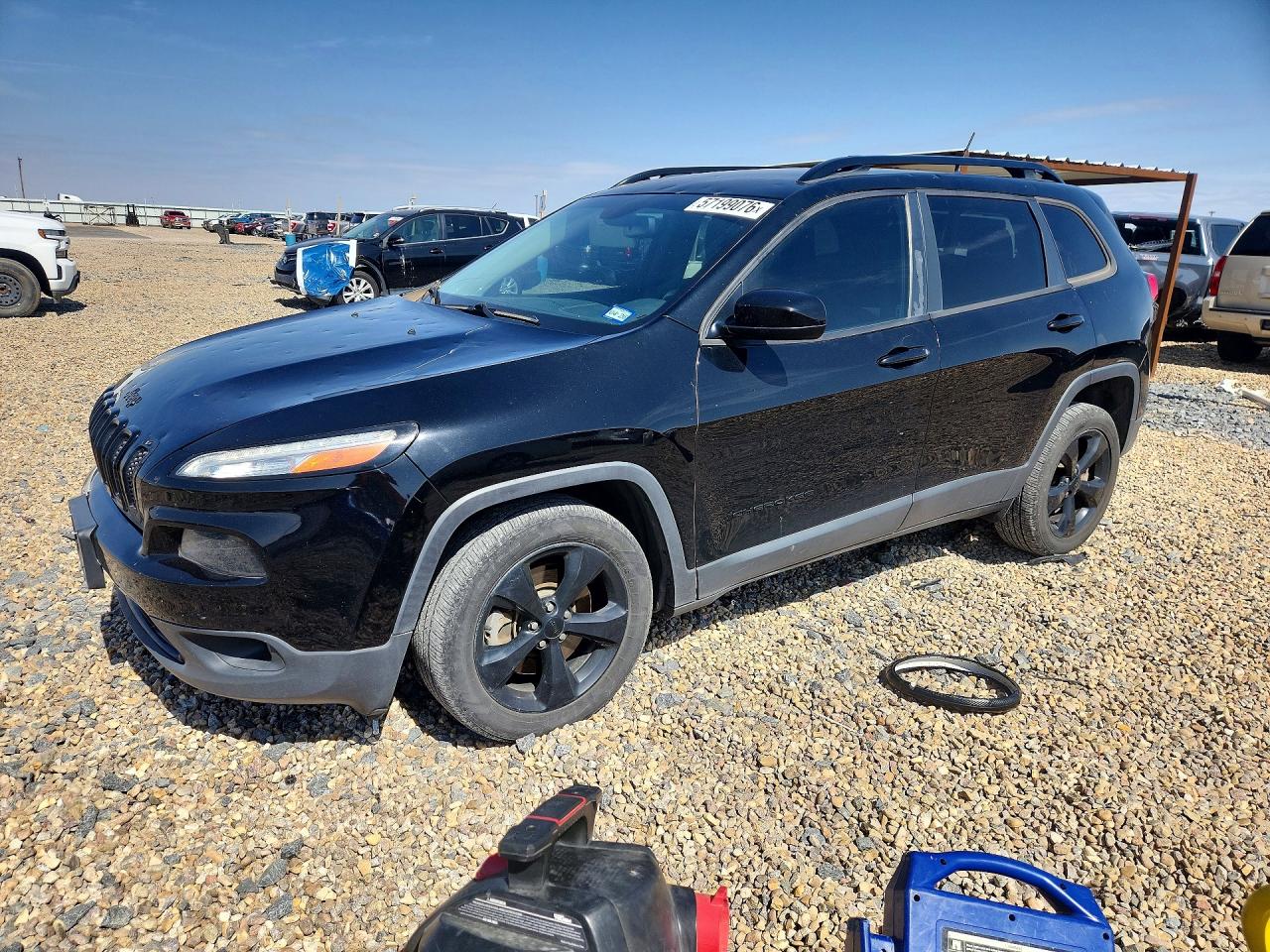 2018 Jeep Cherokee Latitude Black vin: 1C4PJLCB1JD542972