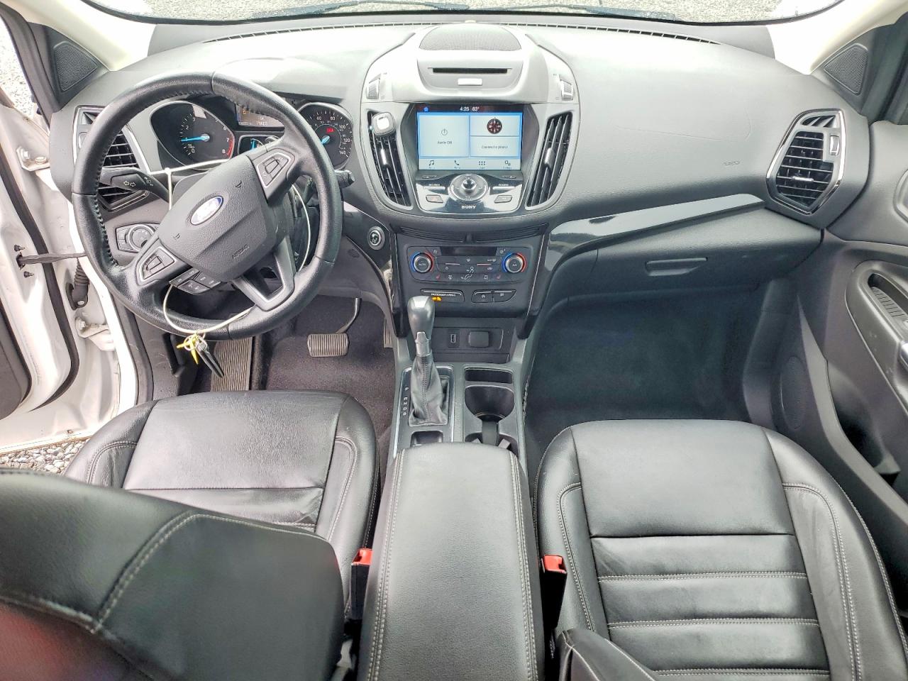 2017 Ford Escape Titanium White vin: 1FMCU9J90HUB61922