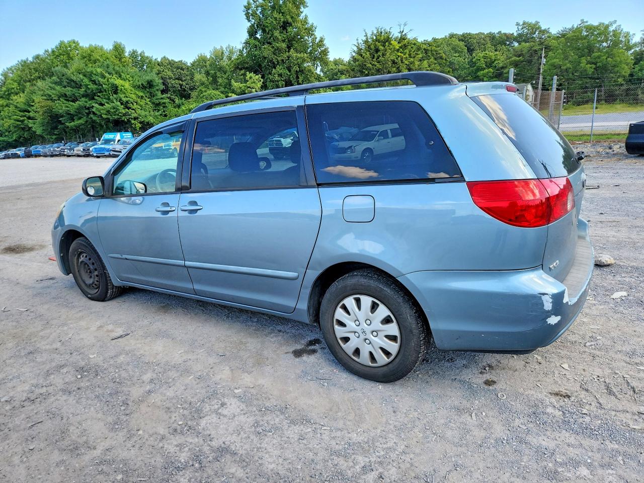 2009 Toyota Sienna Le 7-passenger Blue vin: 5TDZK23C69S245883