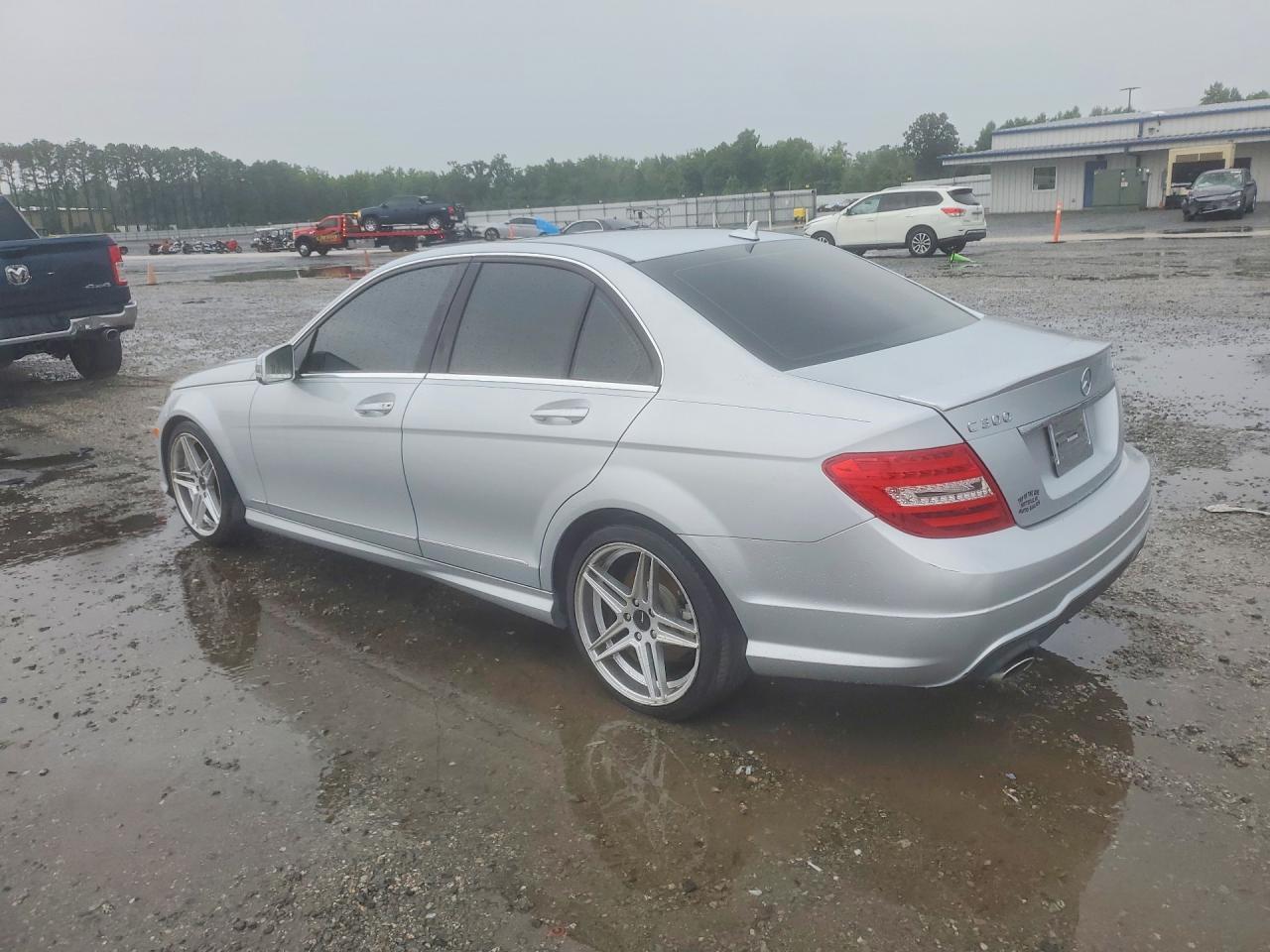 2013 Mercedes-benz C 300 4matic Серебряный vin: WDDGF8AB2DR256563