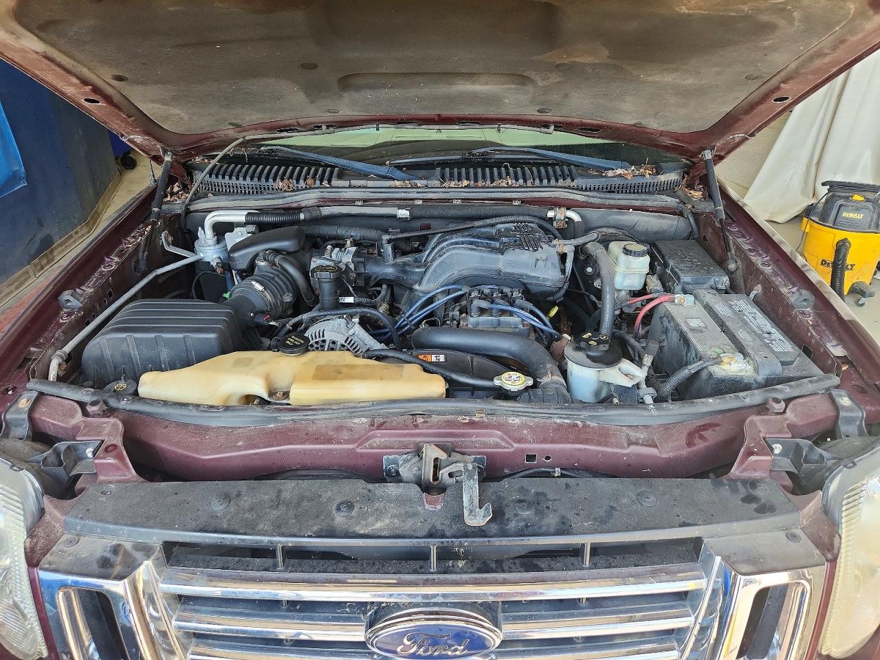 2006 Ford Explorer Eddie Bauer Burgundy vin: 1FMEU74E86UA78063