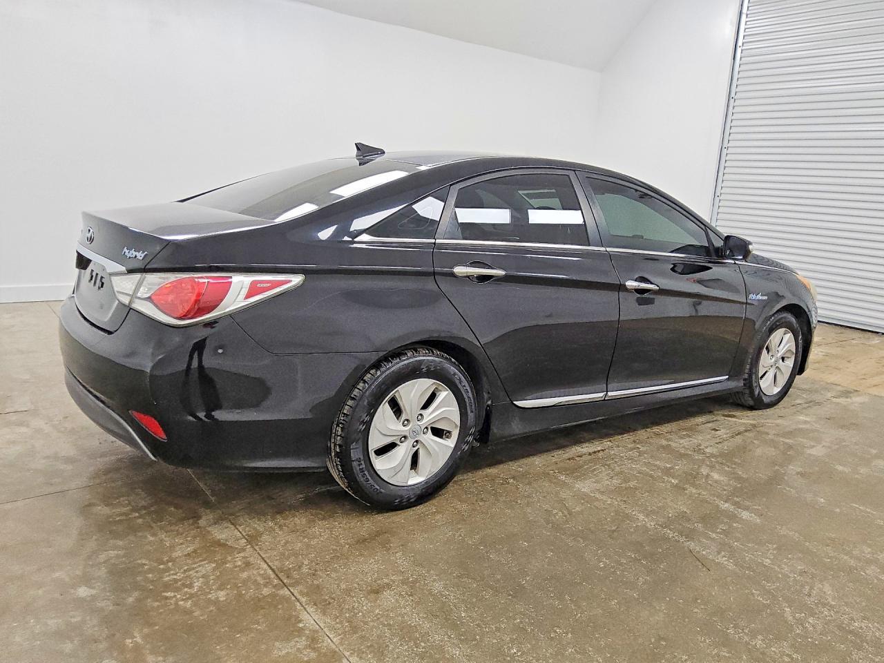 2015 Hyundai Sonata Hybrid Base Black vin: KMHEC4A48FA134792