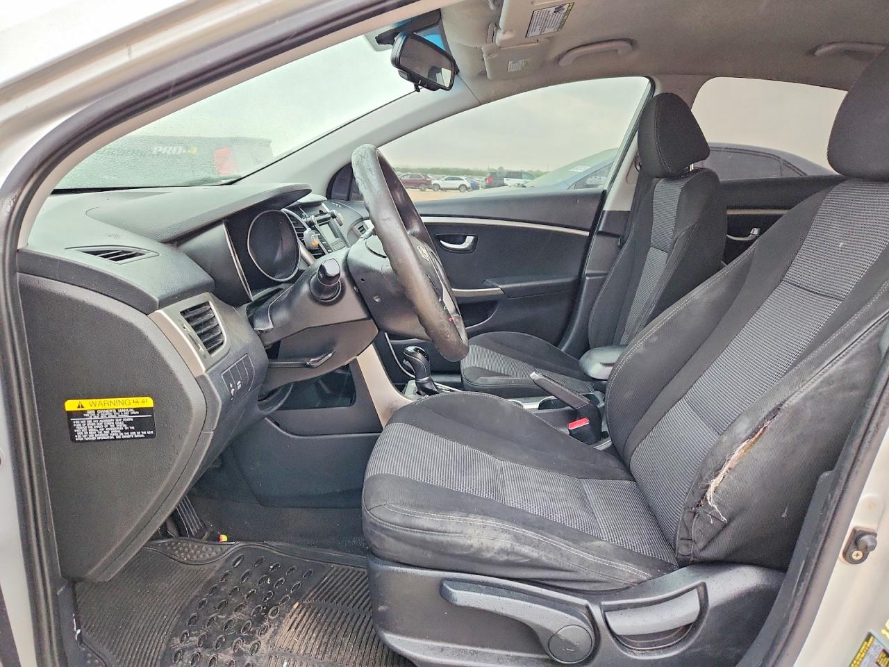 2013 Hyundai Elantra Gt Base Silver vin: KMHD35LE5DU101350