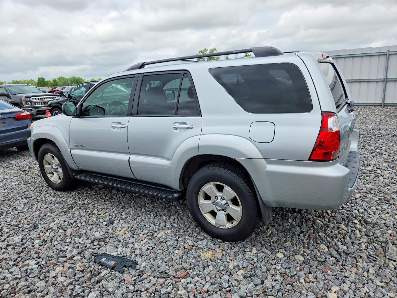 2007 Toyota 4runner Sr5 Silver vin: JTEBU14RX70118820