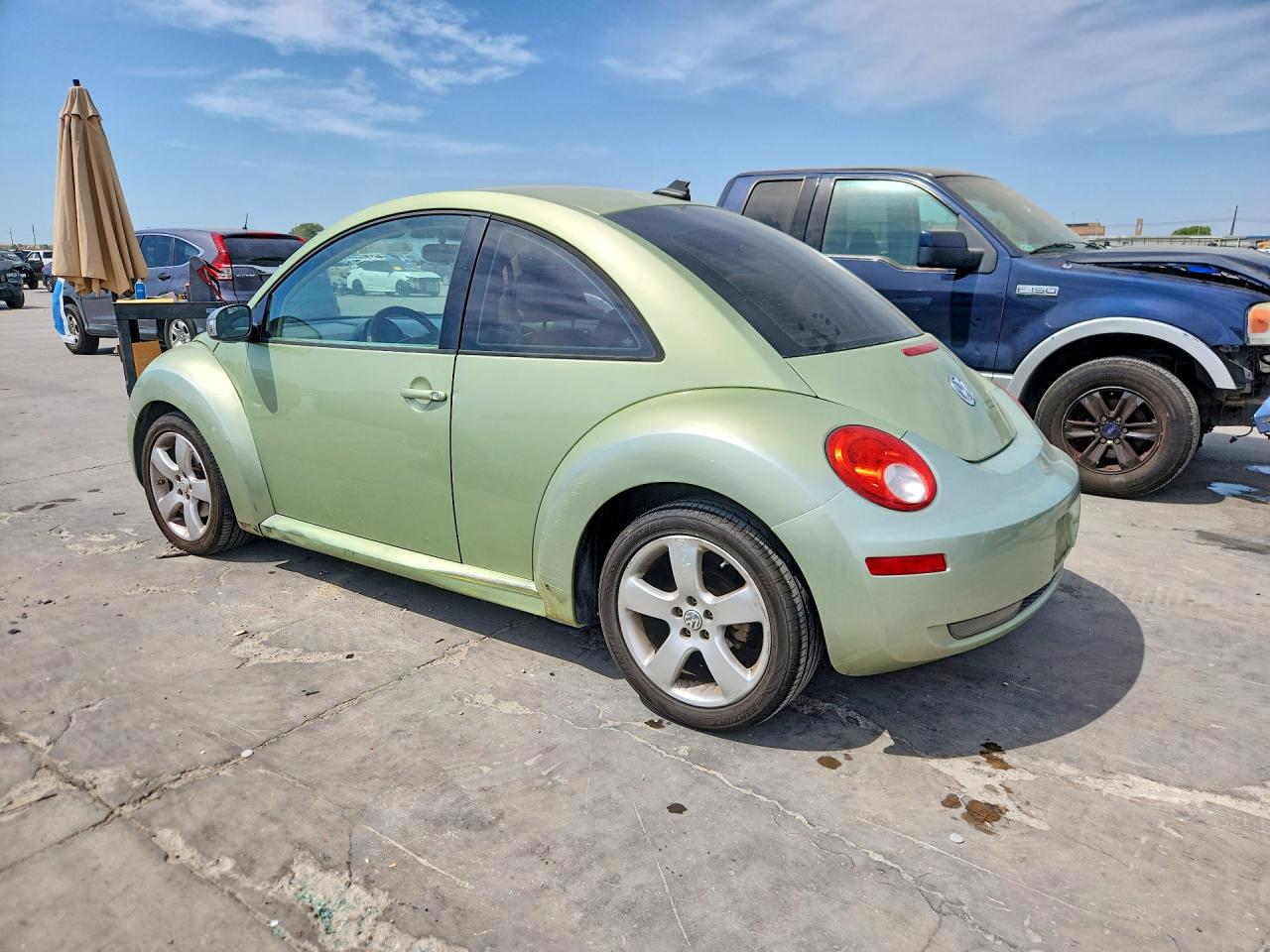 2009 Volkswagen New Beetle S Green vin: 3VWRG31C89M509452