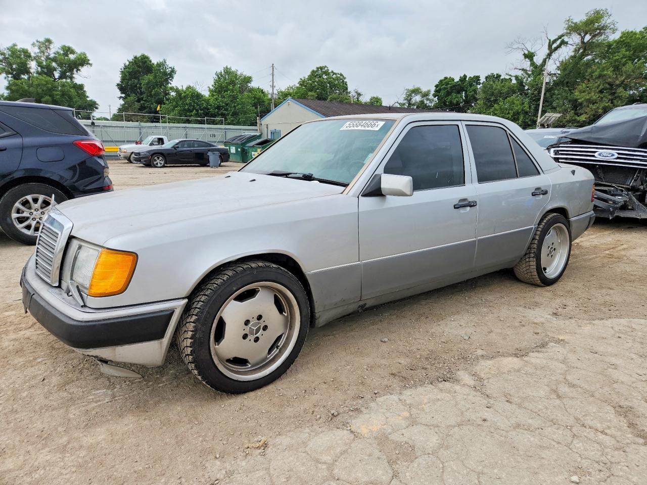 1991 Mercedes-benz 300 E Silver vin: WDBEA30D9MB464730
