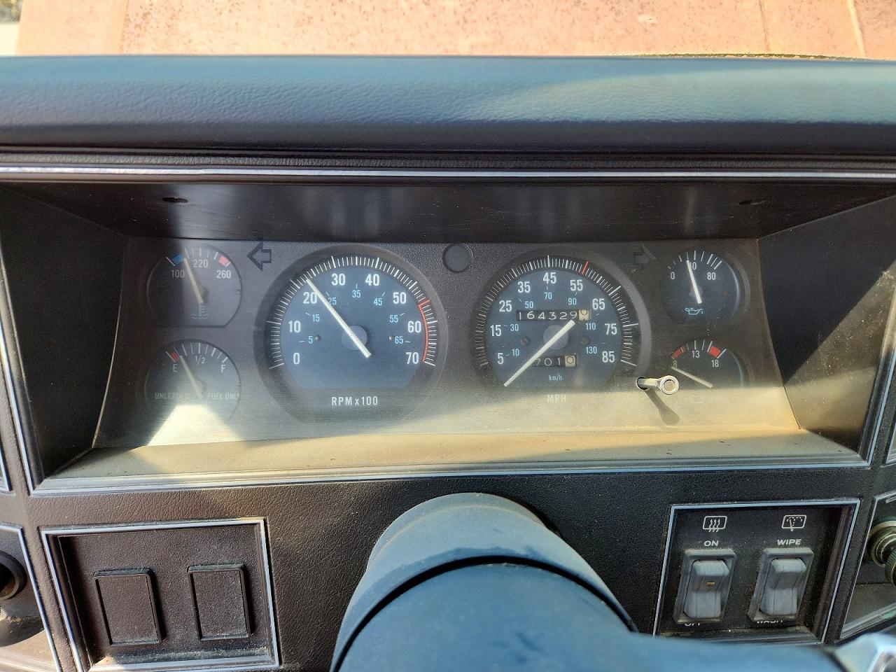 1984 Jeep Cherokee Two Tone vin: 1JCWL782XET109084