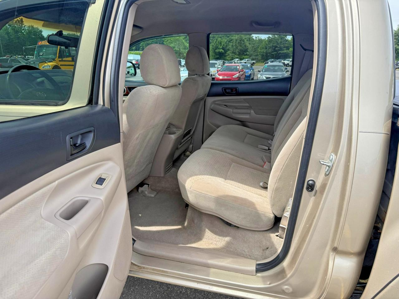 2005 Toyota Tacoma Double Cab Gold vin: 5TELU42N05Z143314