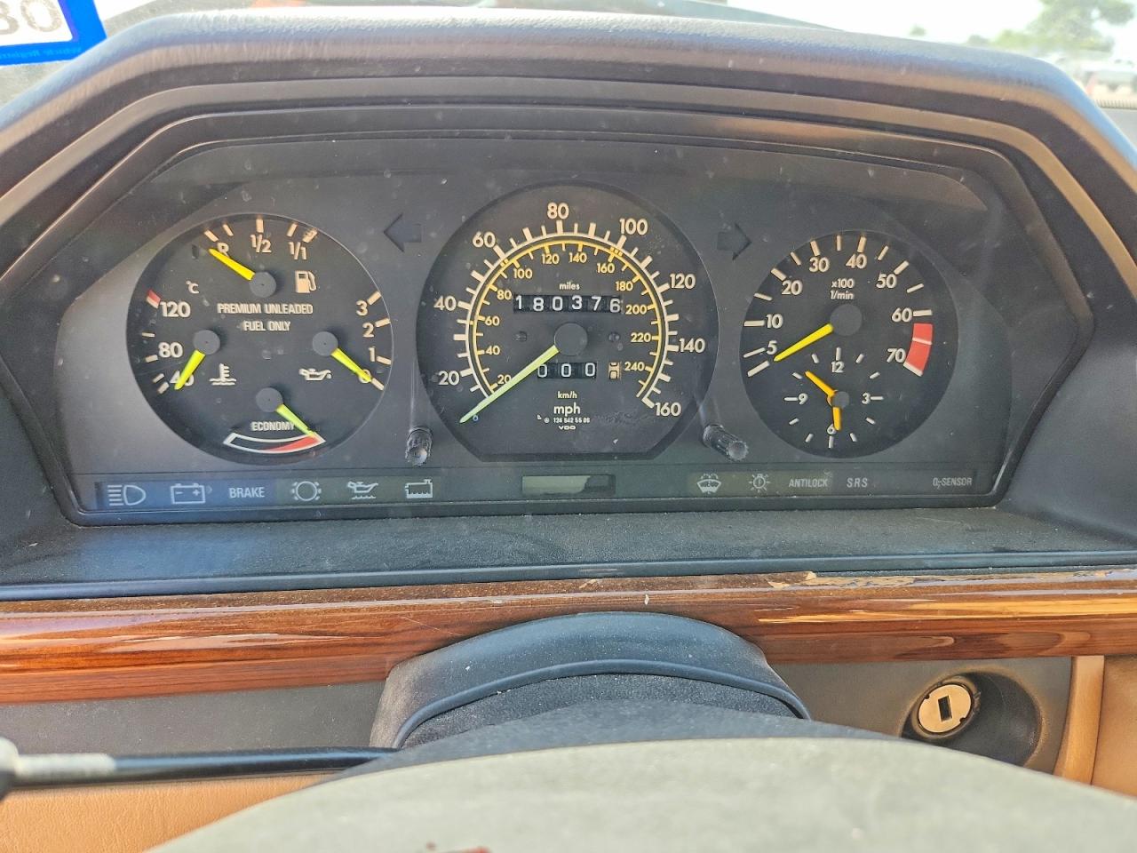 1987 Mercedes-benz 300 E Gold vin: WDBEA30D3HA539059