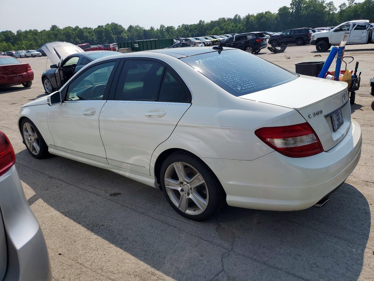 2011 Mercedes-benz C 300 4matic White vin: WDDGF8BB6BR146143