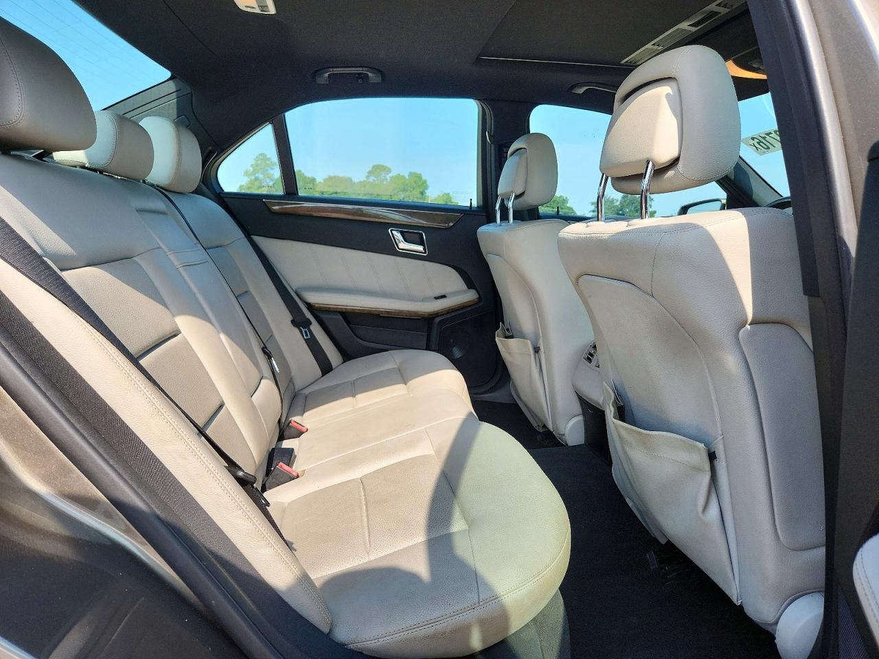 2010 Mercedes-benz E 350 4matic Коричневый vin: WDDHF8HB2AA136654