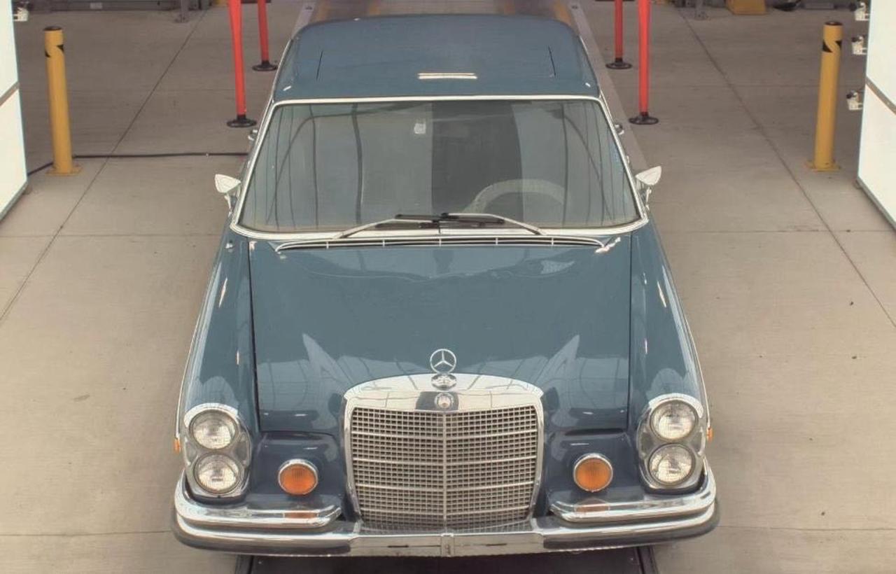 1972 Mercedes Benz 280 Se Blue vin: XXX1086712015098