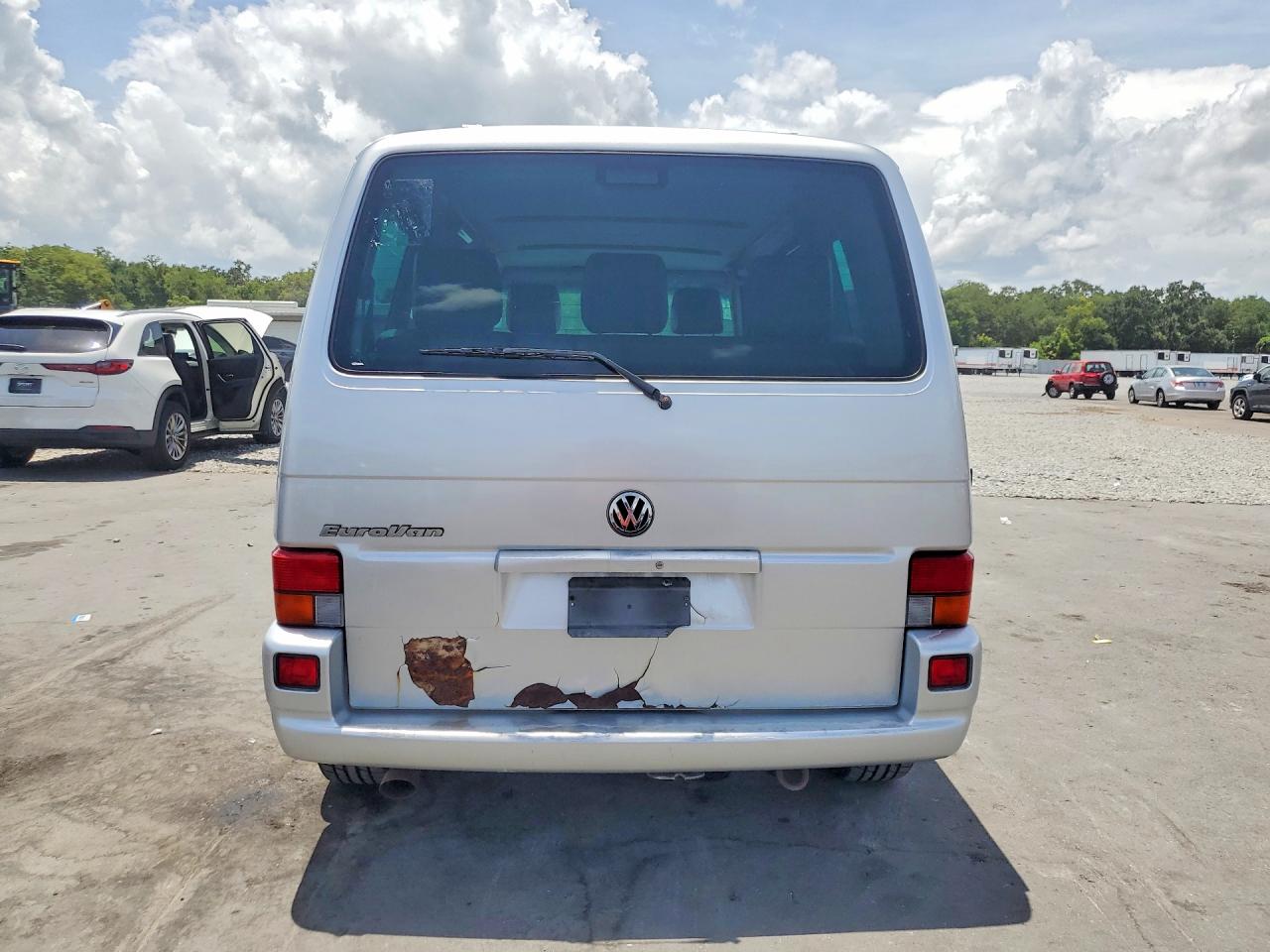 2003 Volkswagen Eurovan Mv Silver vin: WV2MB47033H034157