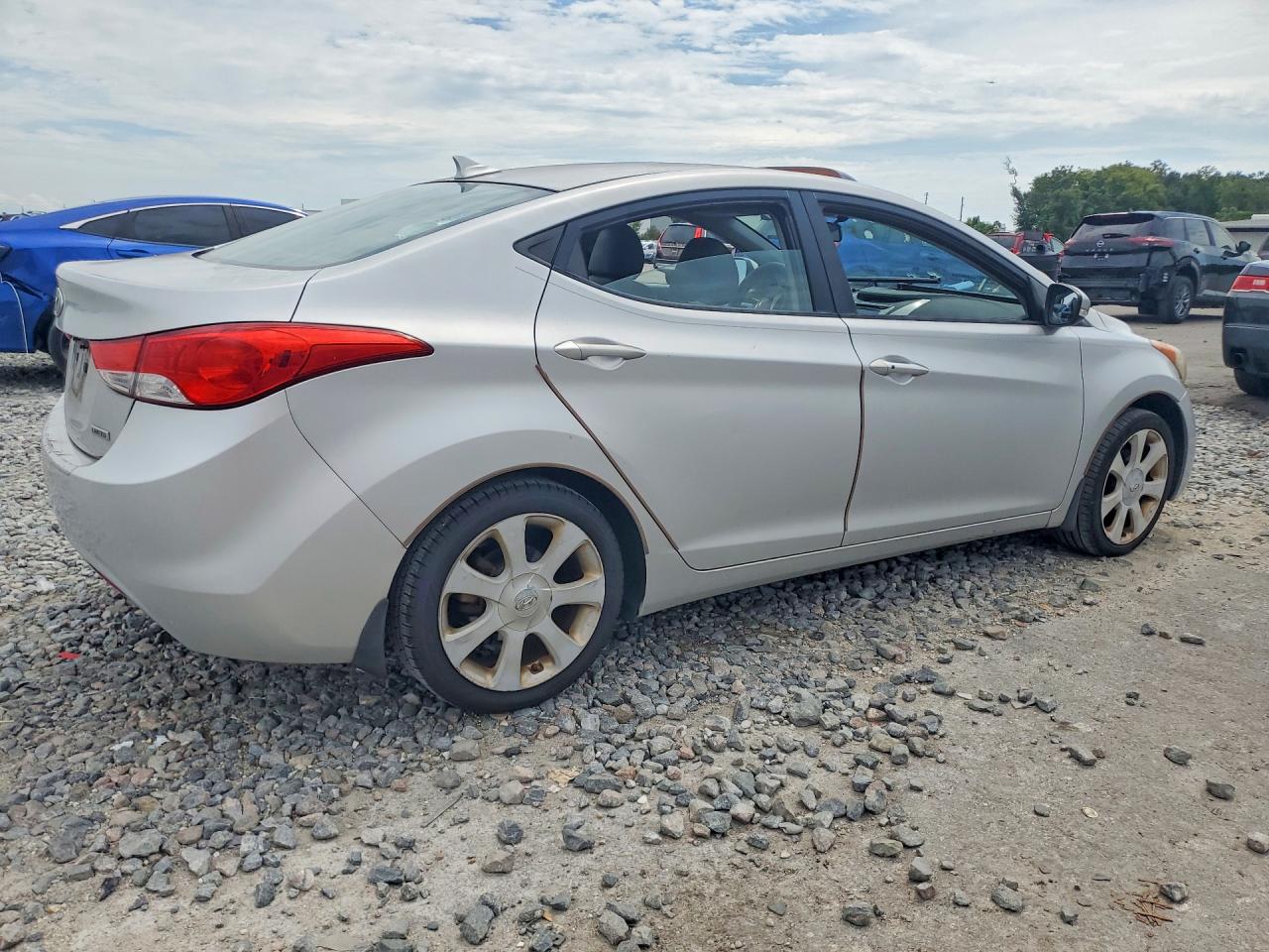 2013 Hyundai Elantra Limited Silver vin: KMHDH4AE6DU689502